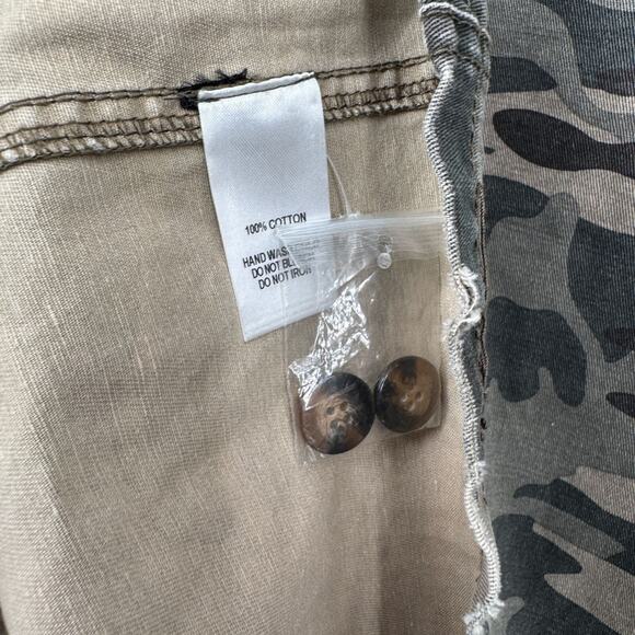 Lulus Button Front Jacket Shirt Womens Small Army Green Camo Print Cotton NWOT - Picture 10 of 10